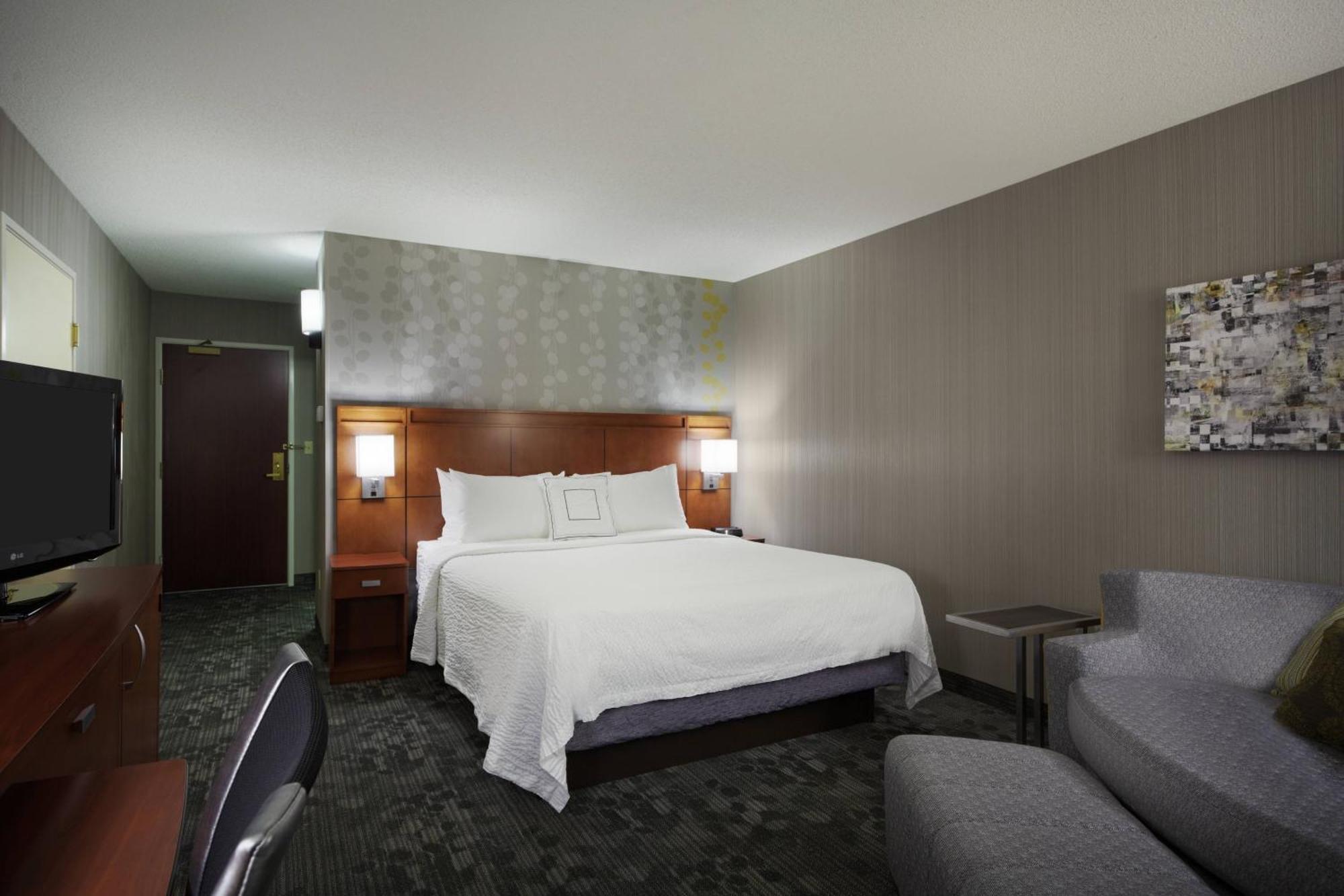 Courtyard Chicago St. Charles Hotel Сейнт Чарлз Екстериор снимка
